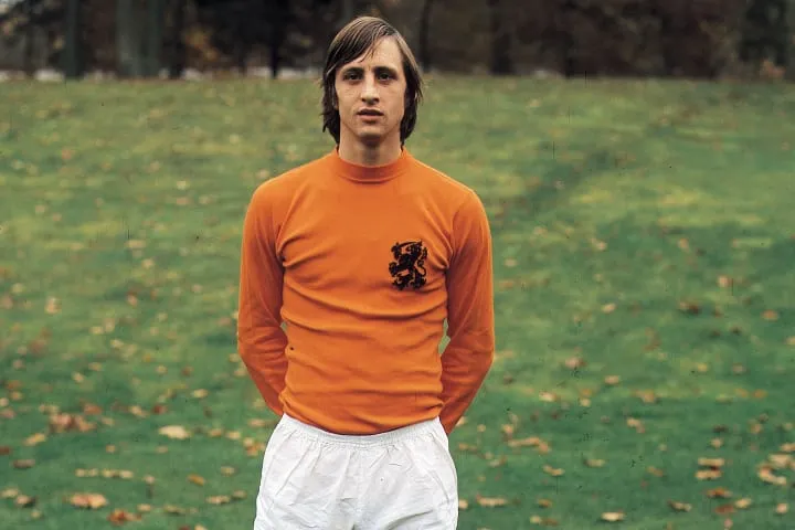 LE meilleur joueur néerlandais est Johan Cruyff