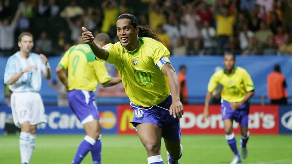 Ronaldinho célébrant un but