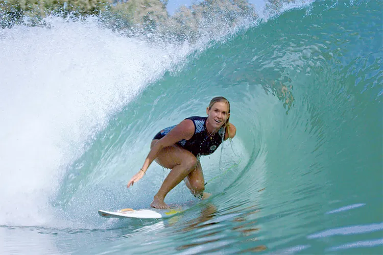 Bethany Hamilton est l'une des meilleures surfeurs de tous les temps