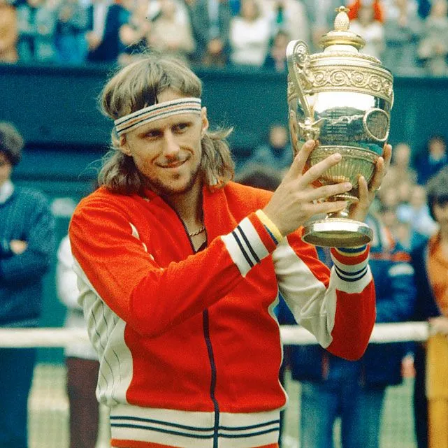 Bjorn Borg et le trophée de Wimbledon